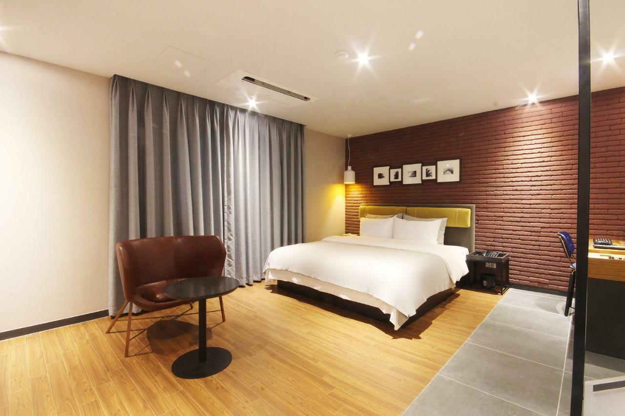 Brown Dot Hotel Seomyeon Busan Exterior photo