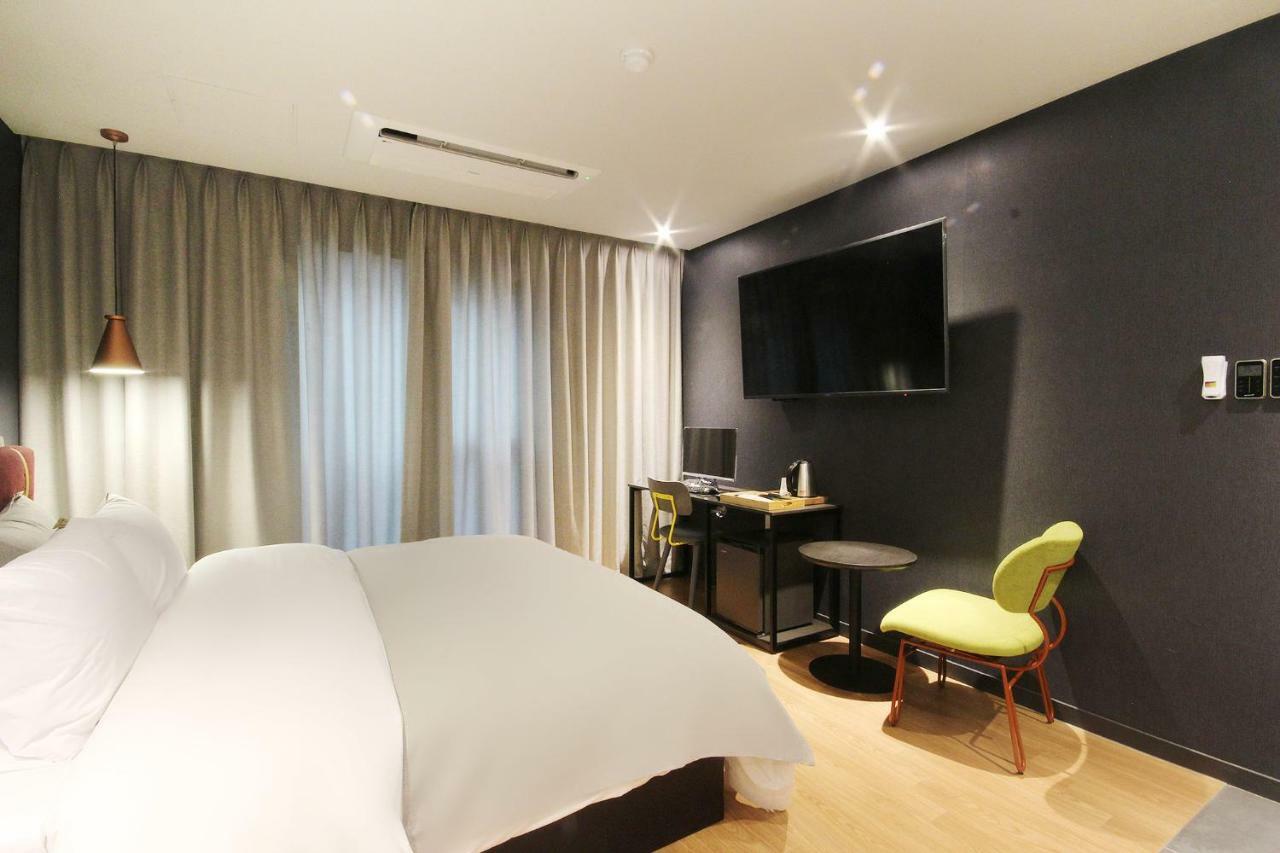 Brown Dot Hotel Seomyeon Busan Exterior photo