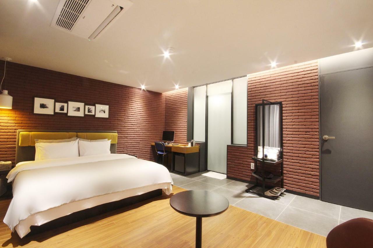 Brown Dot Hotel Seomyeon Busan Exterior photo