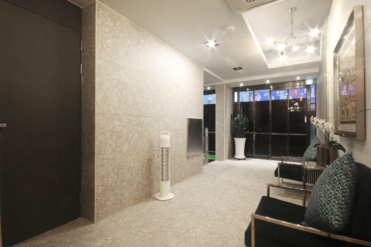Brown Dot Hotel Seomyeon Busan Exterior photo